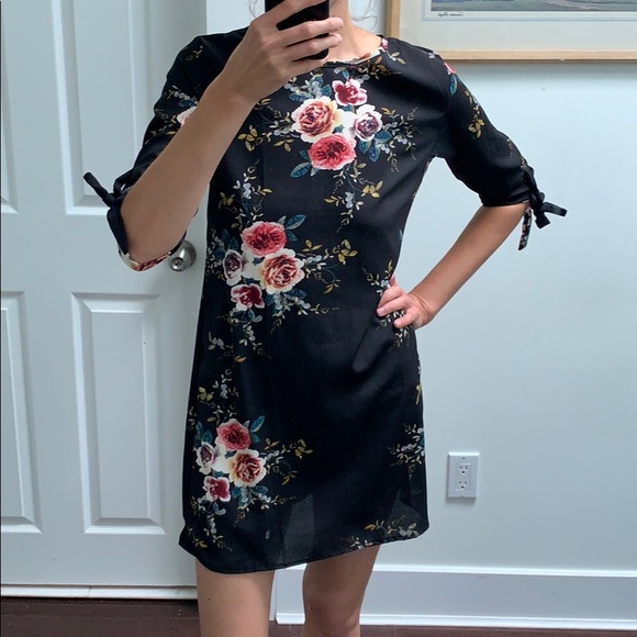 Dress - Picture 2 of 3